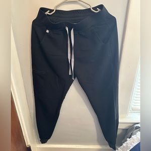 small black figs jogger